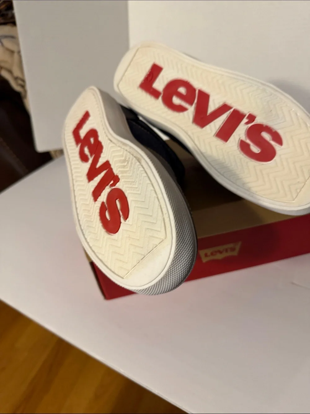 Levi's Kids Navy and White Low-Top Sneakers with Hook-and-Loop Strap